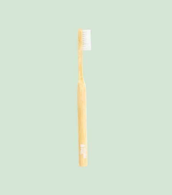 prodotti sostenibili, spazzolino in bambù